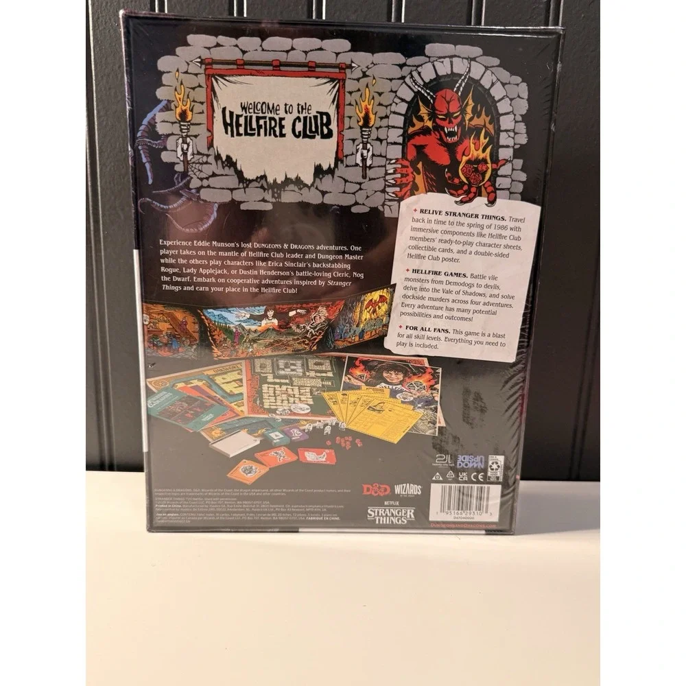 Dungeons and Dragons:  Welcome to the Hellfire Club - Stranger Things  - NEW